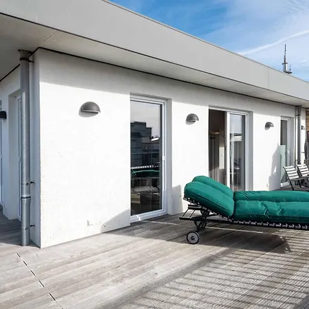 High End Penthouse *